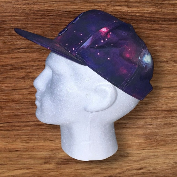 DC Galaxy Print Cap - Picture 7 of 9